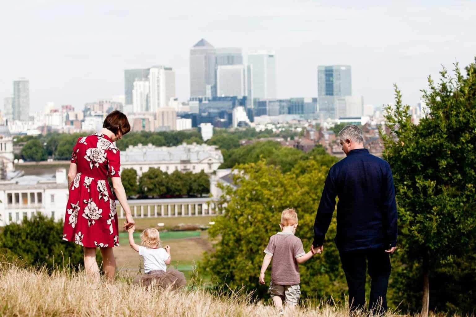 family-portrait-photographer-in-london london candid family portrait session