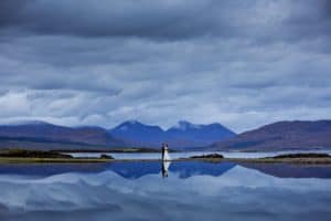 highland wedding photography of a couple on the isle of skye