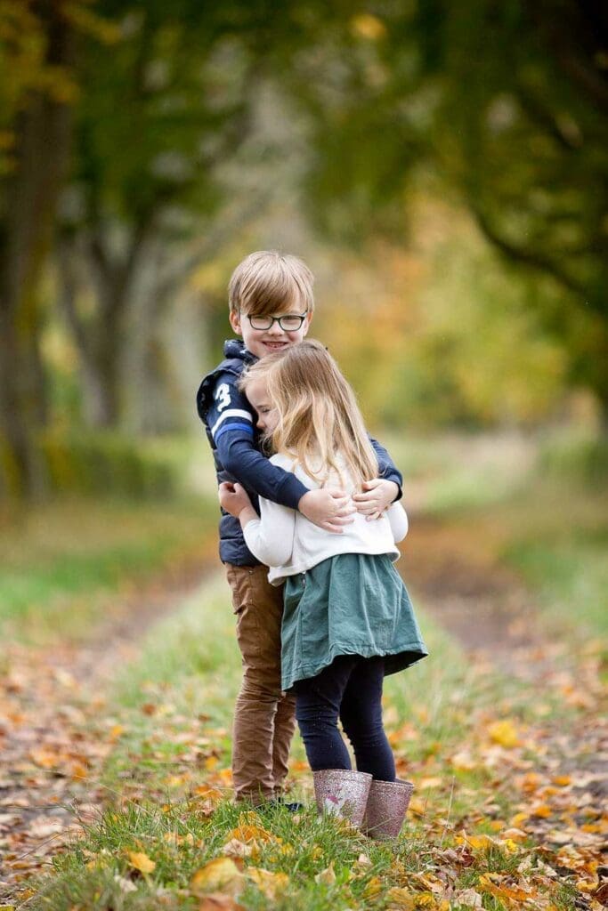 brother-and-sister-family-photo